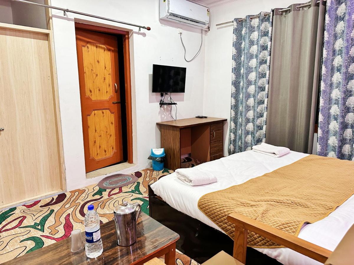 Roseline Inn Srīnagar Dış mekan fotoğraf