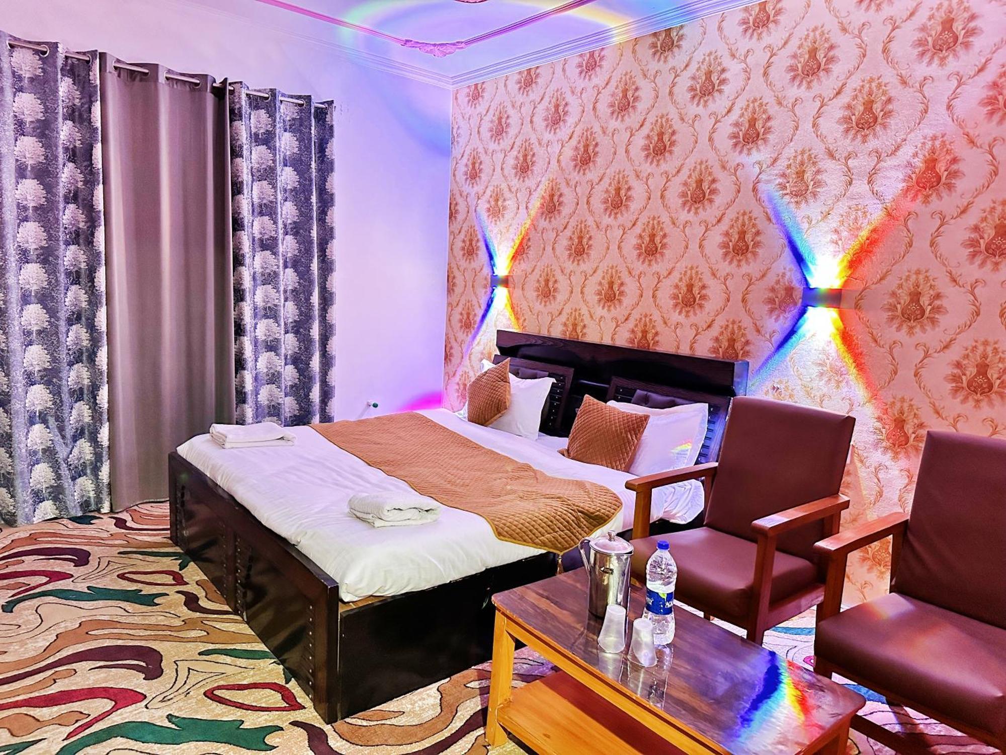 Roseline Inn Srīnagar Dış mekan fotoğraf