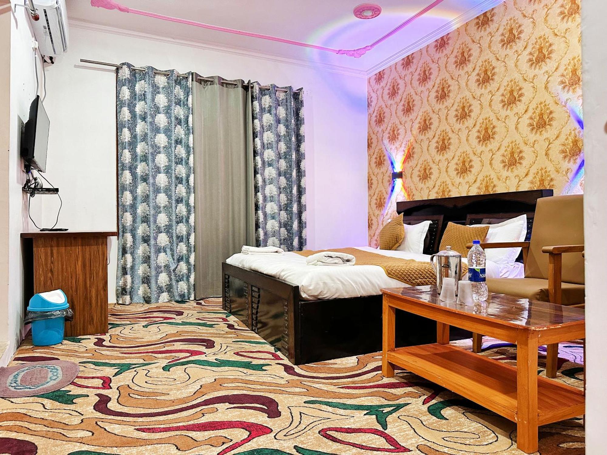 Roseline Inn Srīnagar Dış mekan fotoğraf