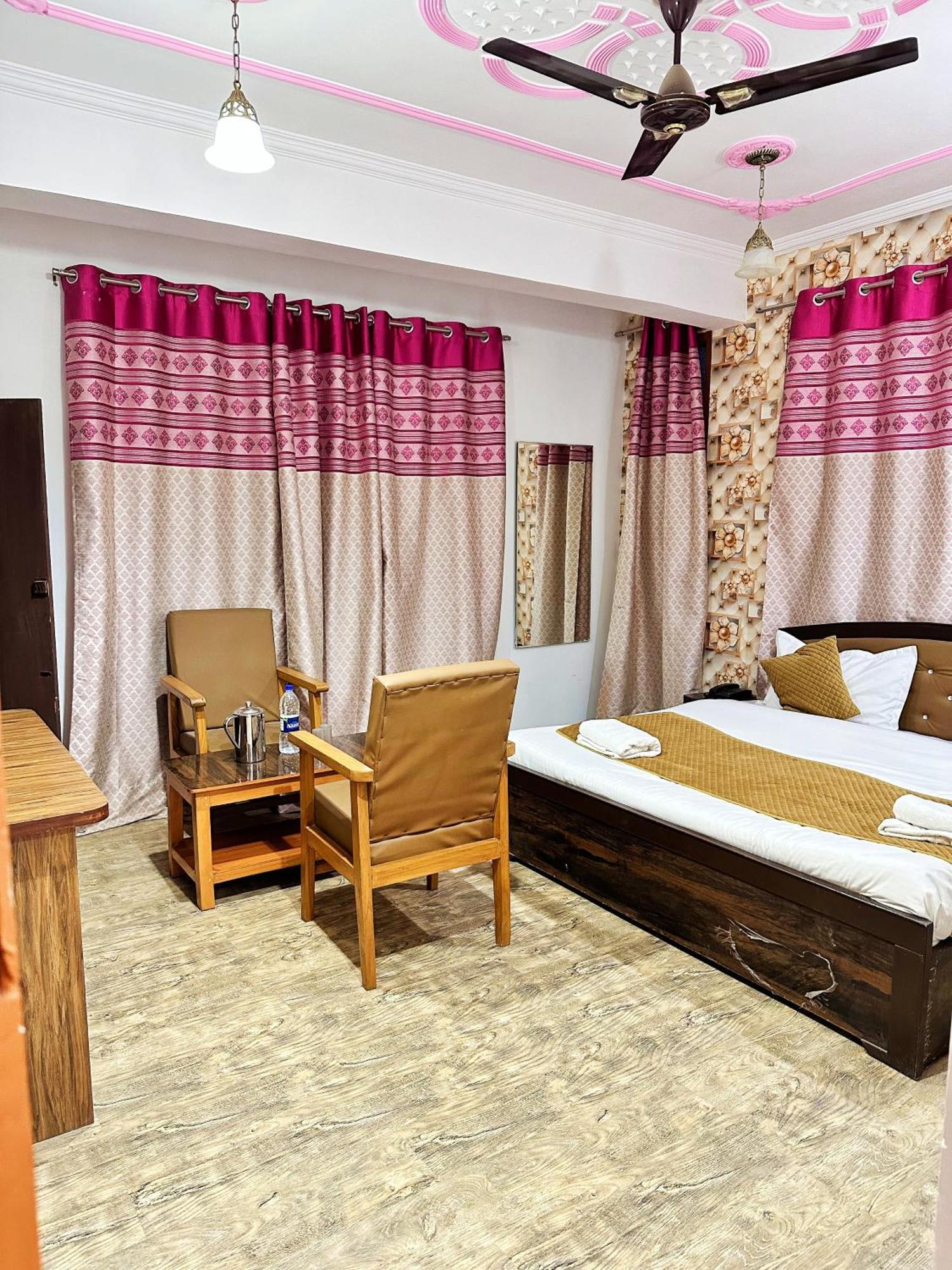 Roseline Inn Srīnagar Dış mekan fotoğraf