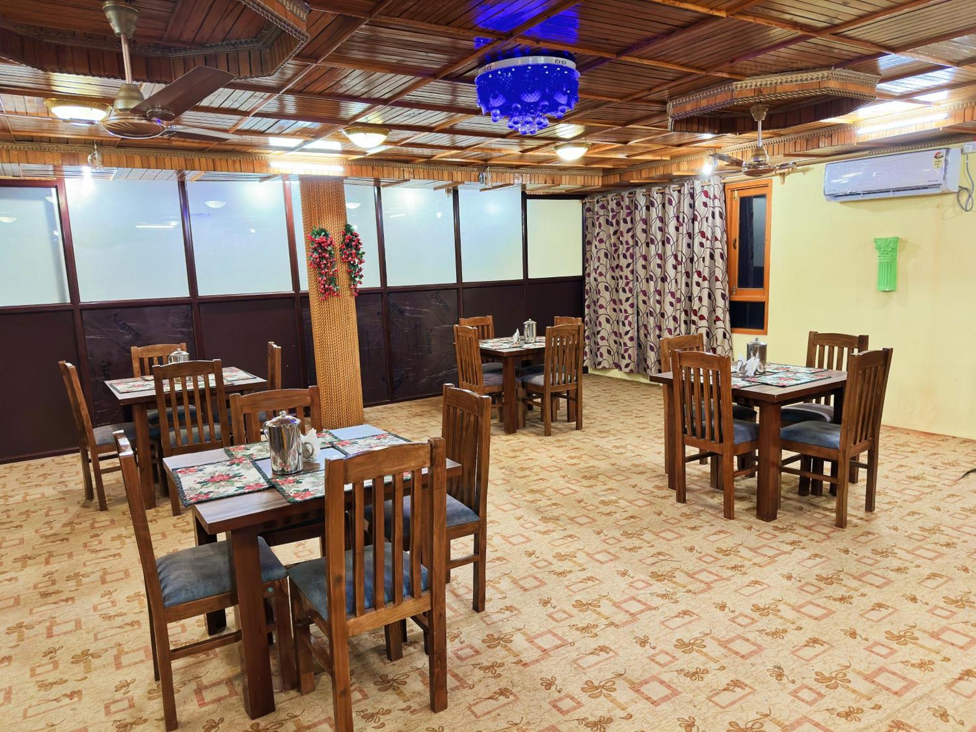 Roseline Inn Srīnagar Dış mekan fotoğraf